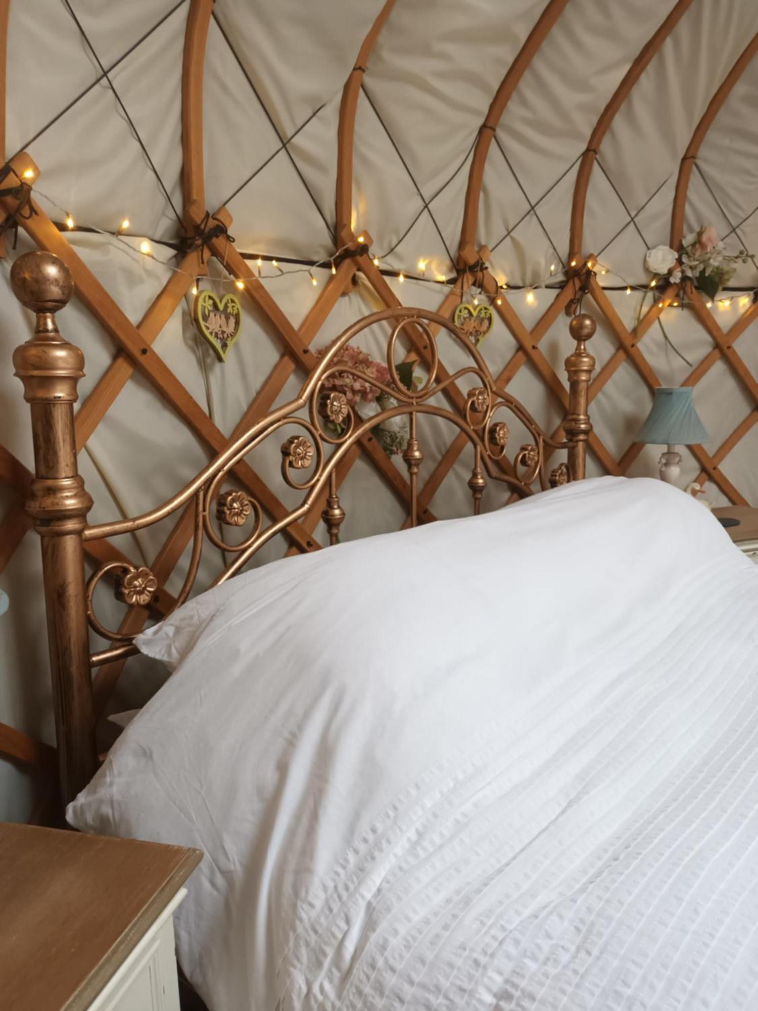 Gingerbread Cottage Yurts Dereham Extérieur photo