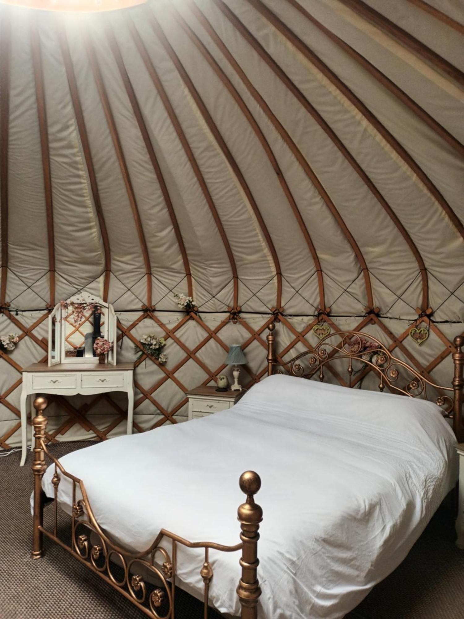 Gingerbread Cottage Yurts Dereham Extérieur photo