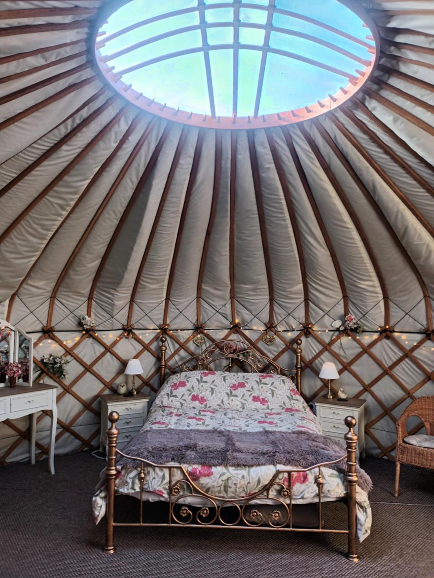 Gingerbread Cottage Yurts Dereham Extérieur photo