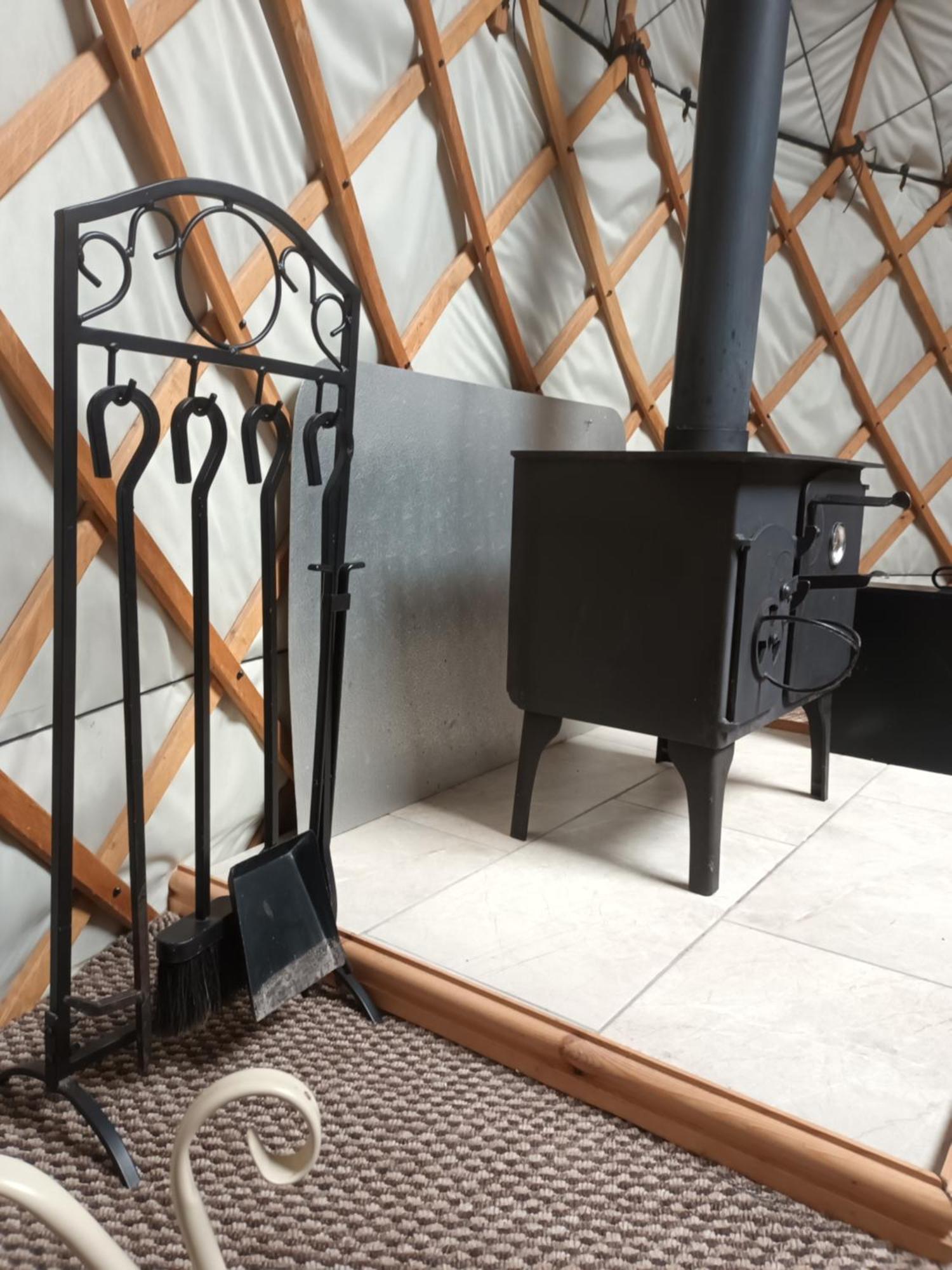 Gingerbread Cottage Yurts Dereham Extérieur photo