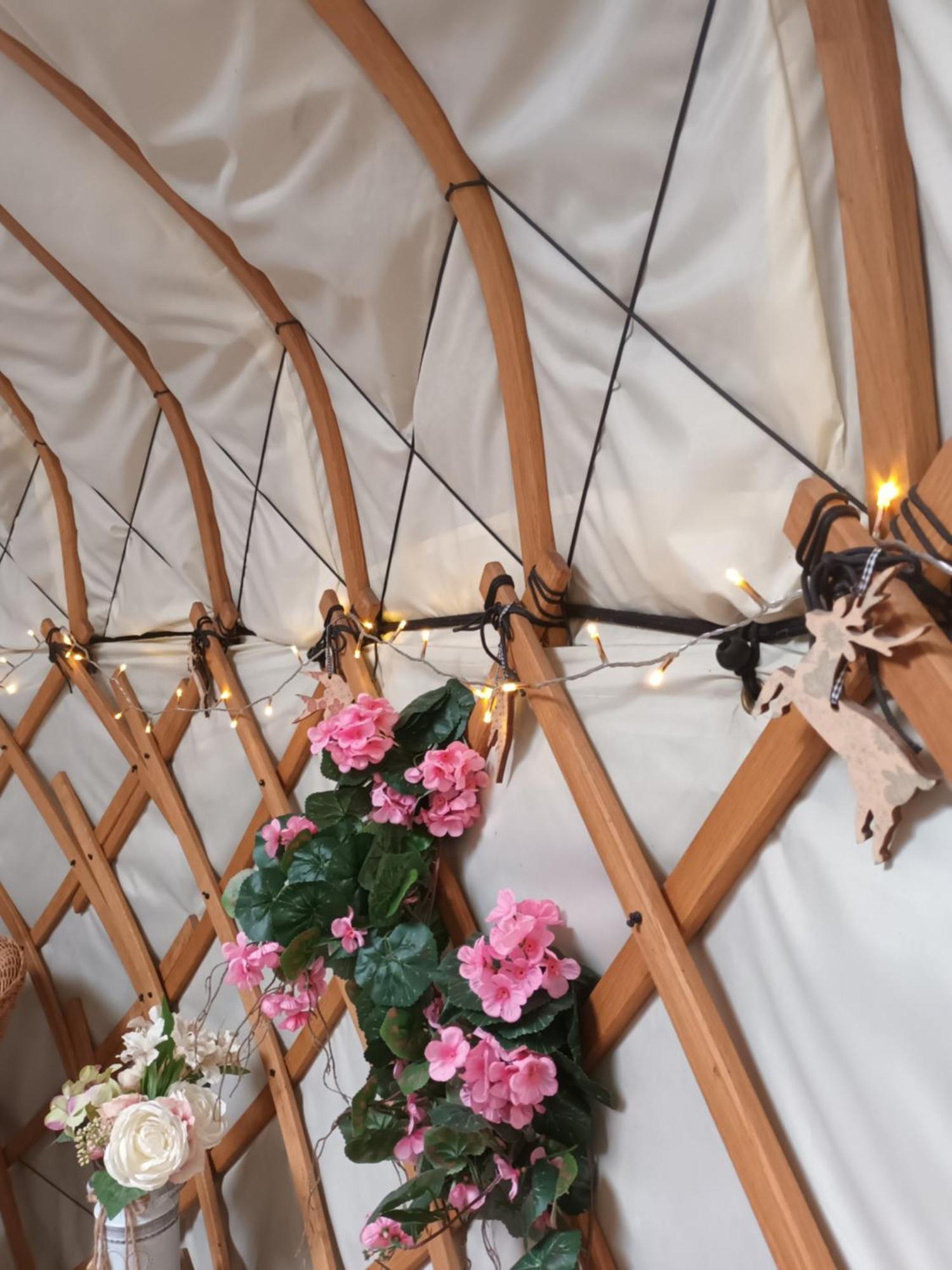 Gingerbread Cottage Yurts Dereham Extérieur photo
