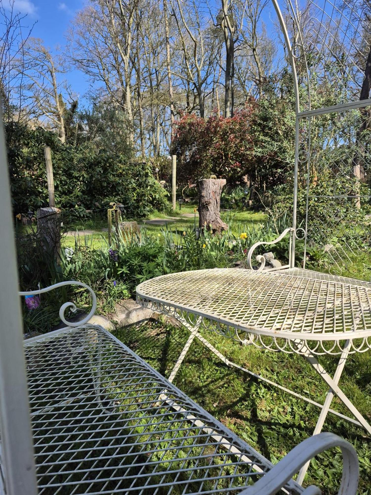 Gingerbread Cottage Yurts Dereham Extérieur photo